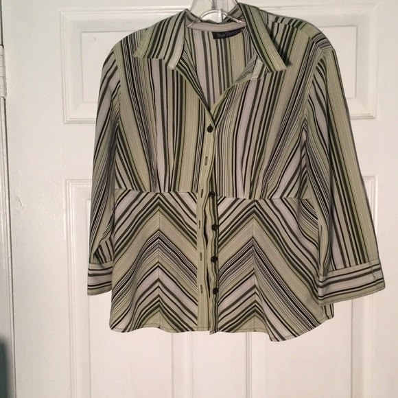Blouse size Medium - Picture 1 of 9